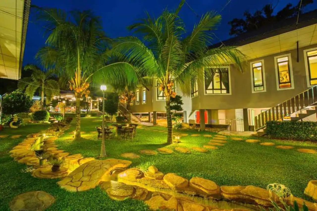 Capital O 90088 Mbp Leisure Resort Бату Пахат Екстериор снимка
