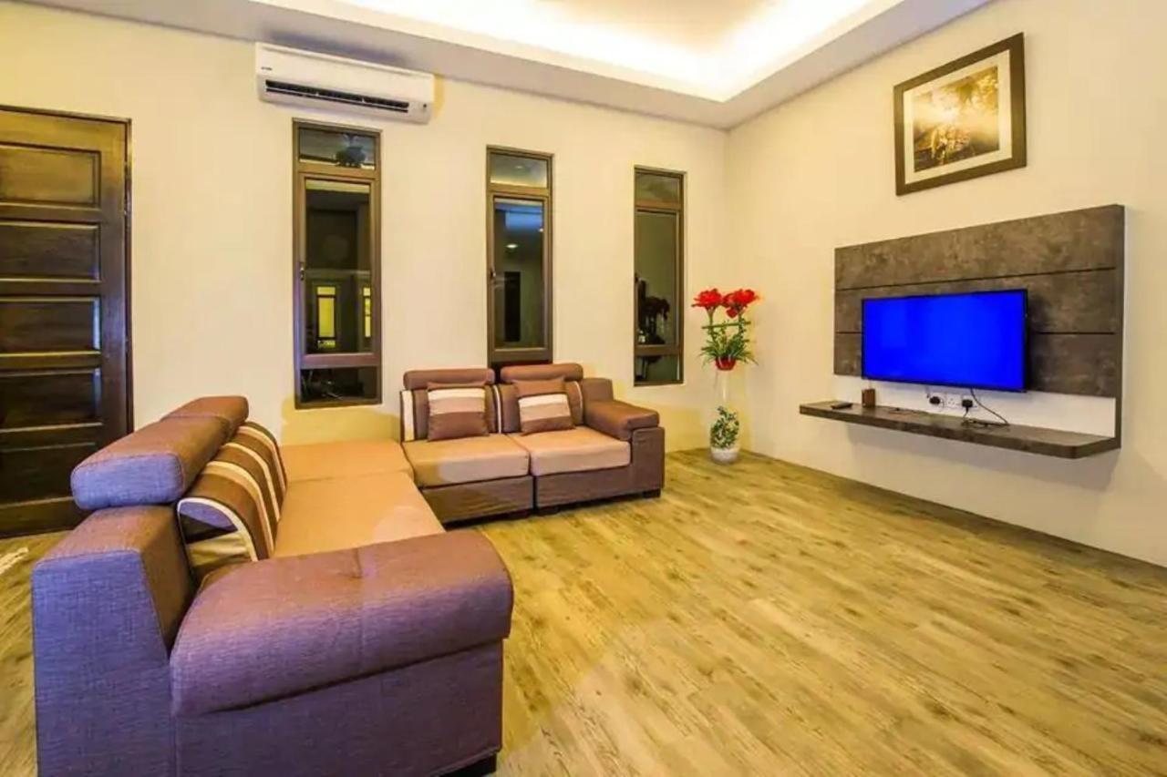 Capital O 90088 Mbp Leisure Resort Бату Пахат Екстериор снимка