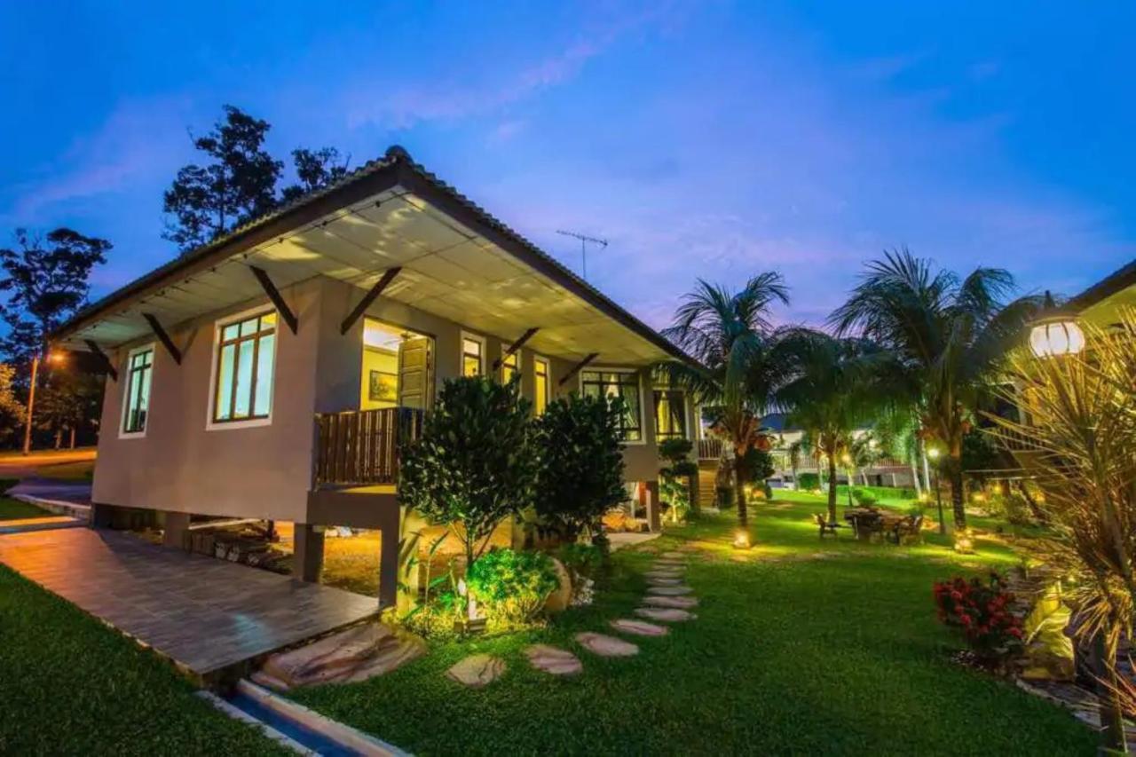 Capital O 90088 Mbp Leisure Resort Бату Пахат Екстериор снимка